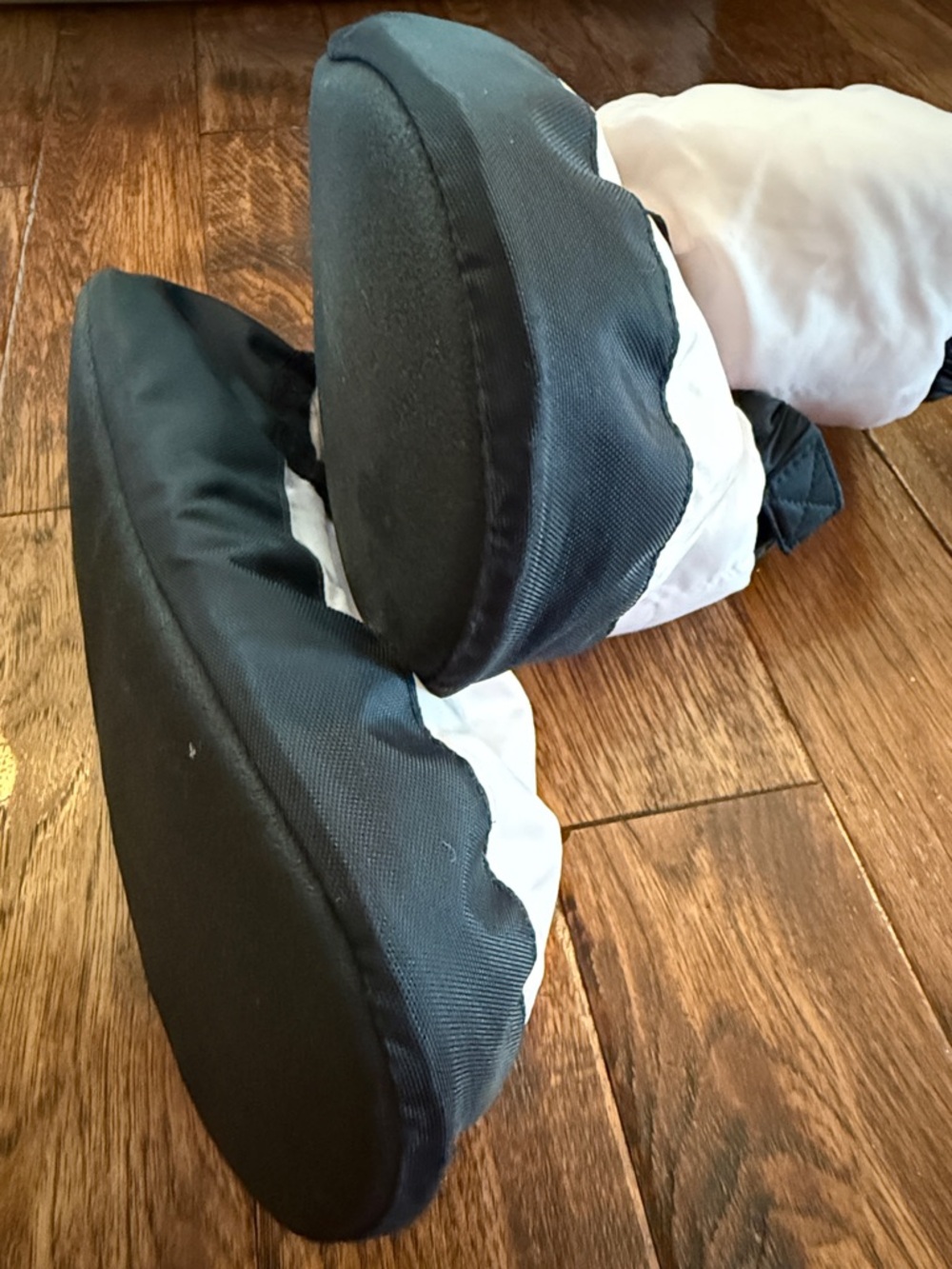 Bloch Light Pink and Black Bootie Slippers Med - Picture 3 of 4